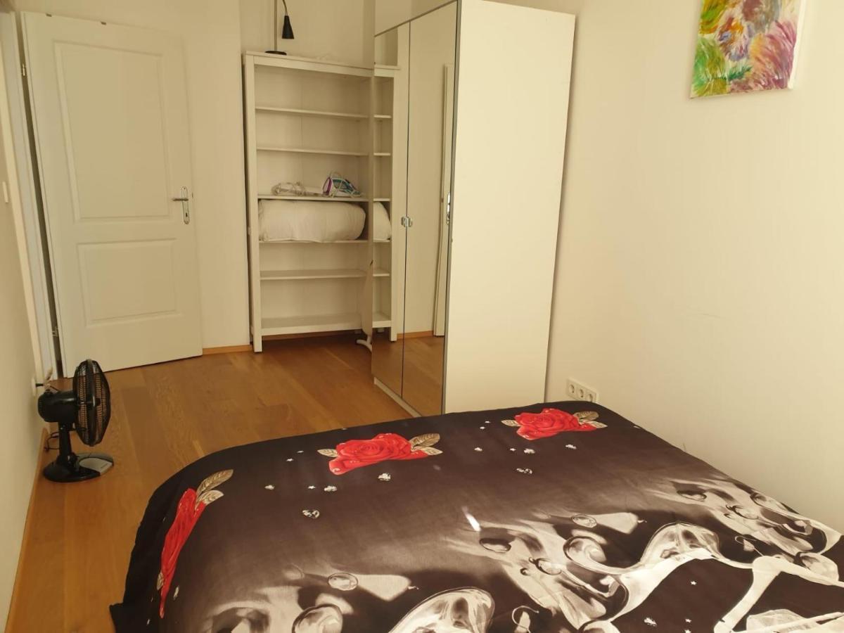 Deluxe Apartment 5P Mm Vienna Exterior photo